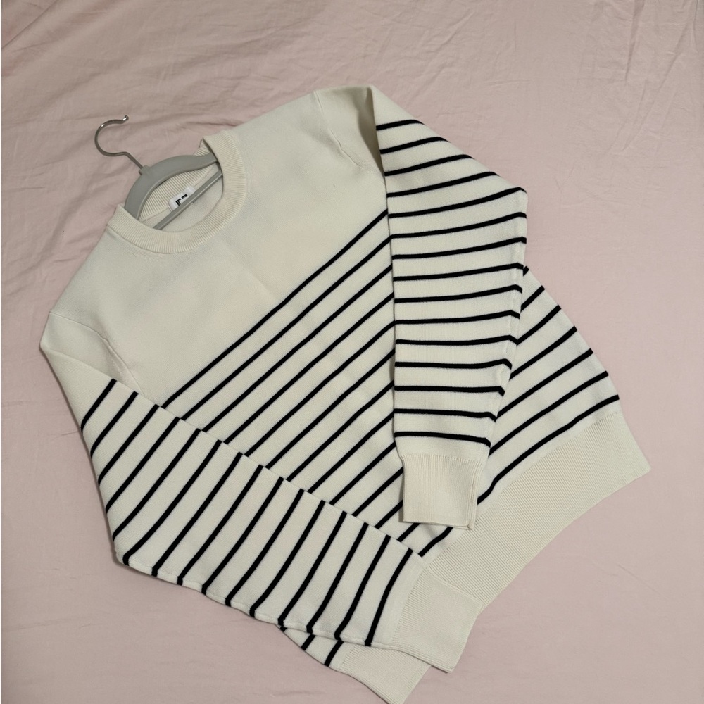UNIQLO Striped Cream and Black Women's Sweater